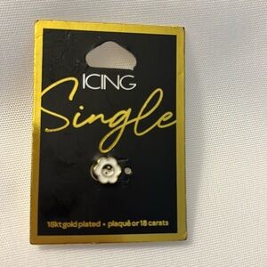 Icing Moon Flower Single Earring